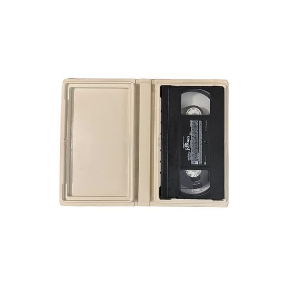 Disney's the Rescuers Vintage VHS Movie 1977 - Picture 2 of 3